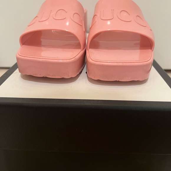 Gucci rubber pink slides